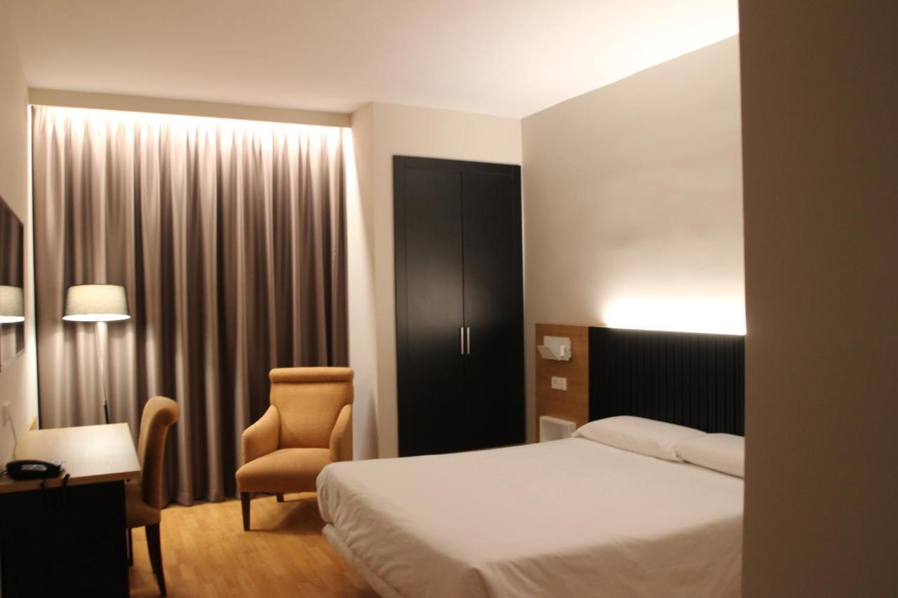 Hotel Alcantara Caces Eksteriør bilde