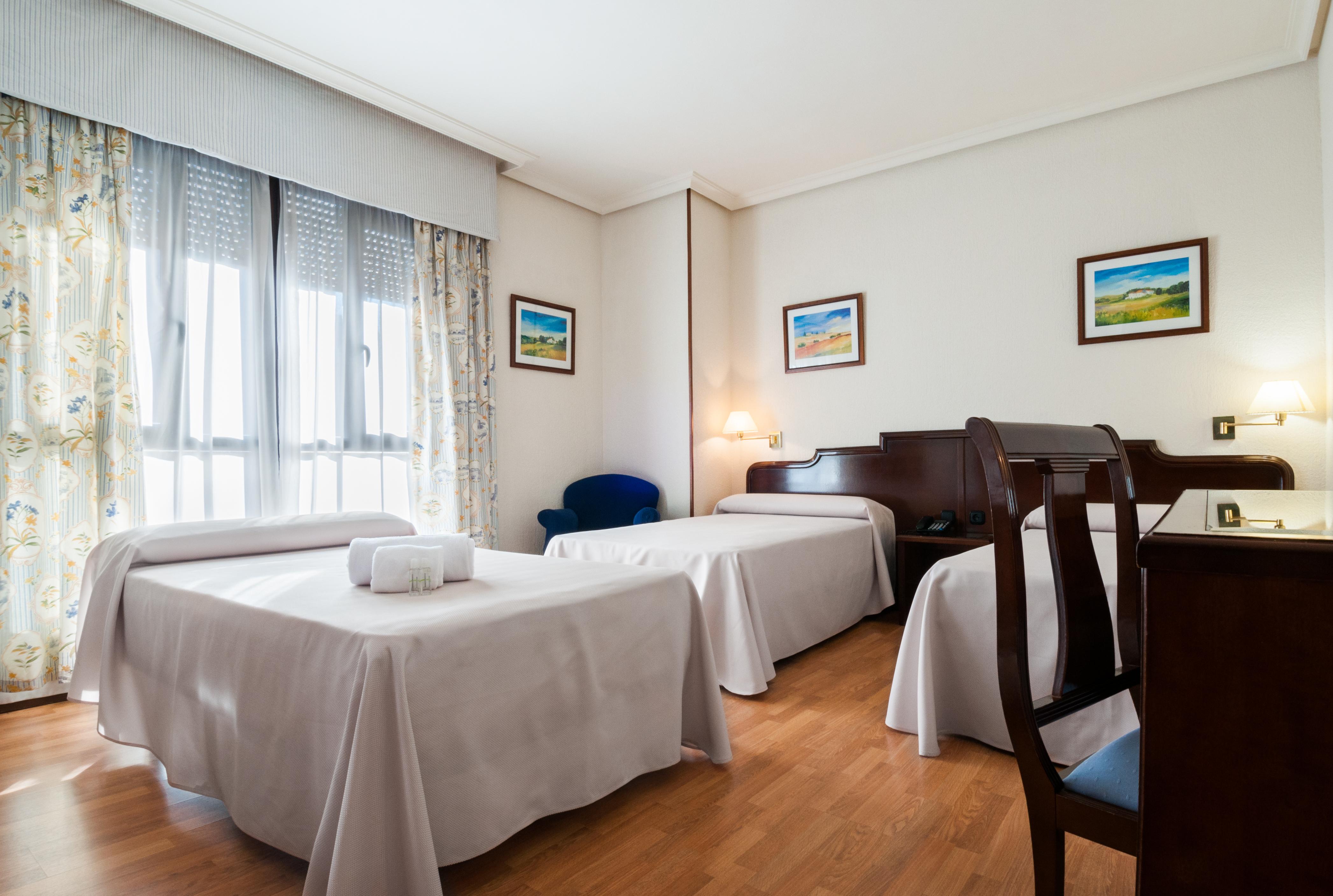 Hotel Alcantara Caces Eksteriør bilde