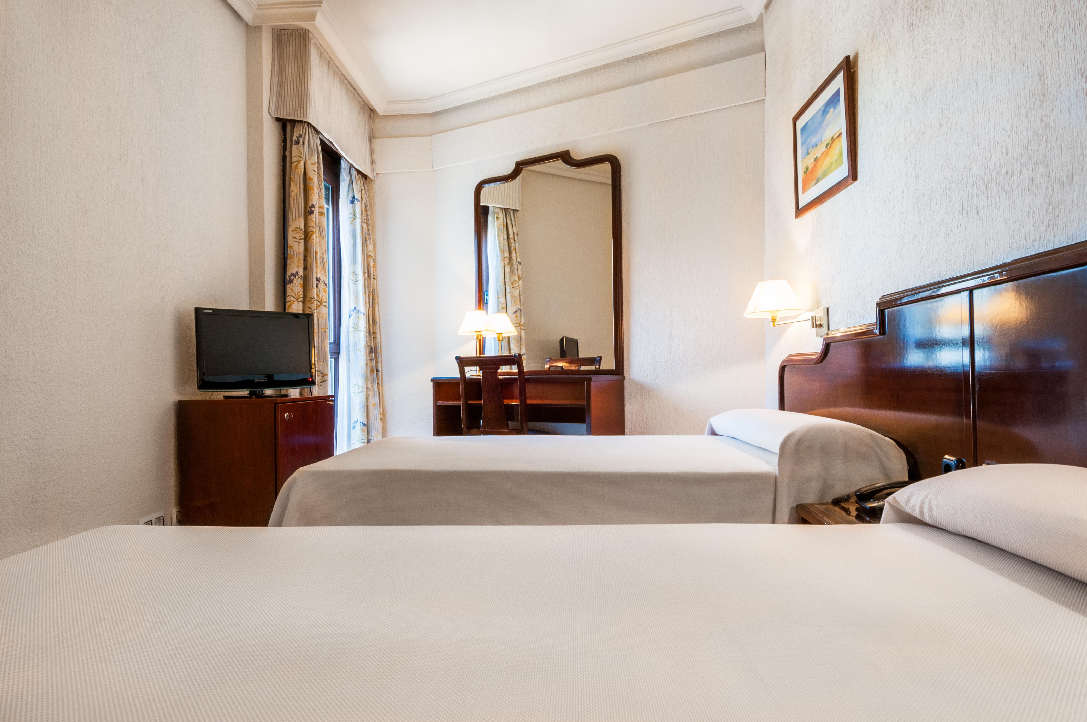 Hotel Alcantara Caces Eksteriør bilde