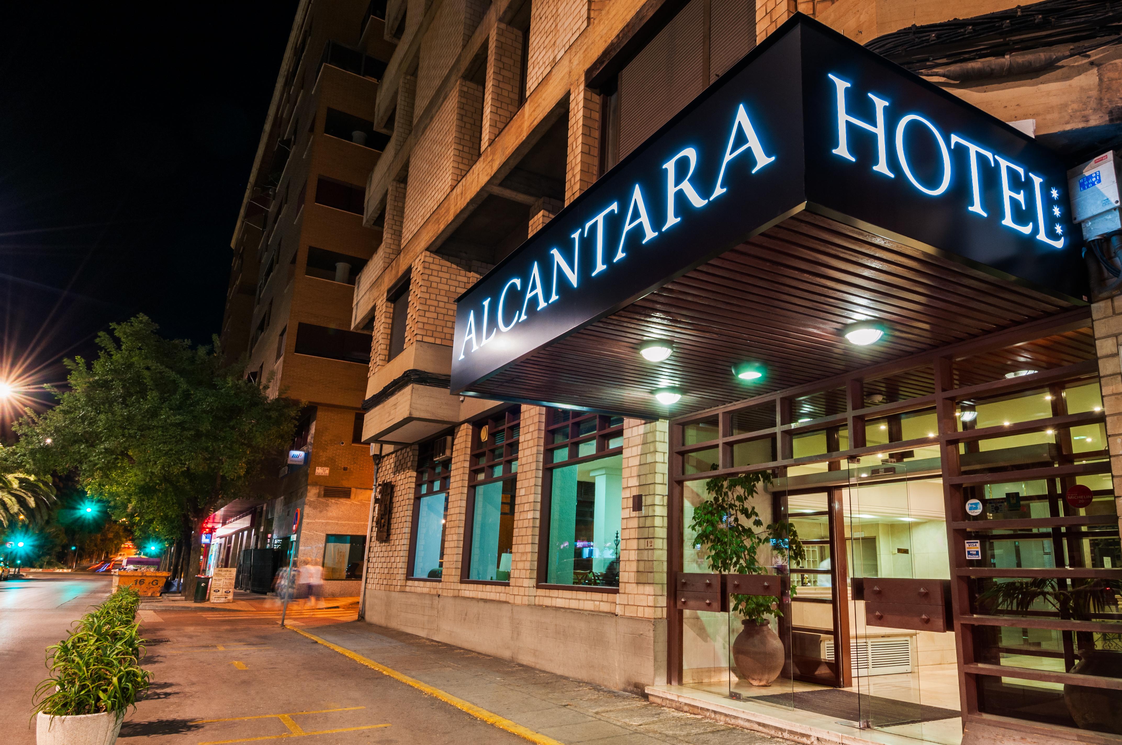 Hotel Alcantara Caces Eksteriør bilde